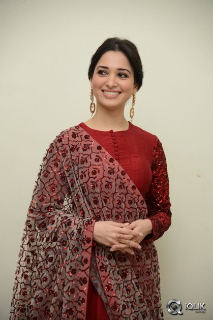 Tamannaah-at-Speedunnodu-Movie-Audio-Launch